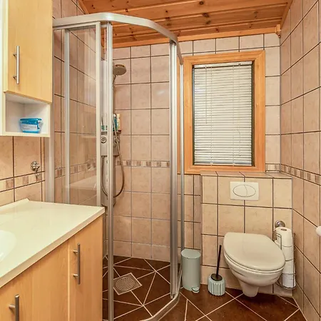 3 Bedroom Beautiful In Oydegard Aspa