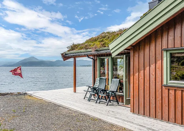 3 Bedroom Beautiful In Oydegard 度假居