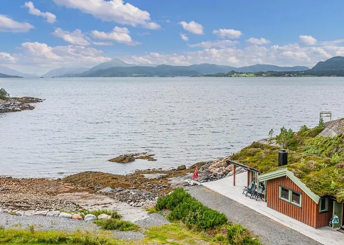 3 Bedroom Beautiful In Oydegard